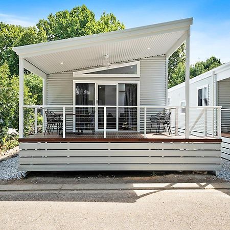 Myrtleford Holiday Park Bagian luar foto
