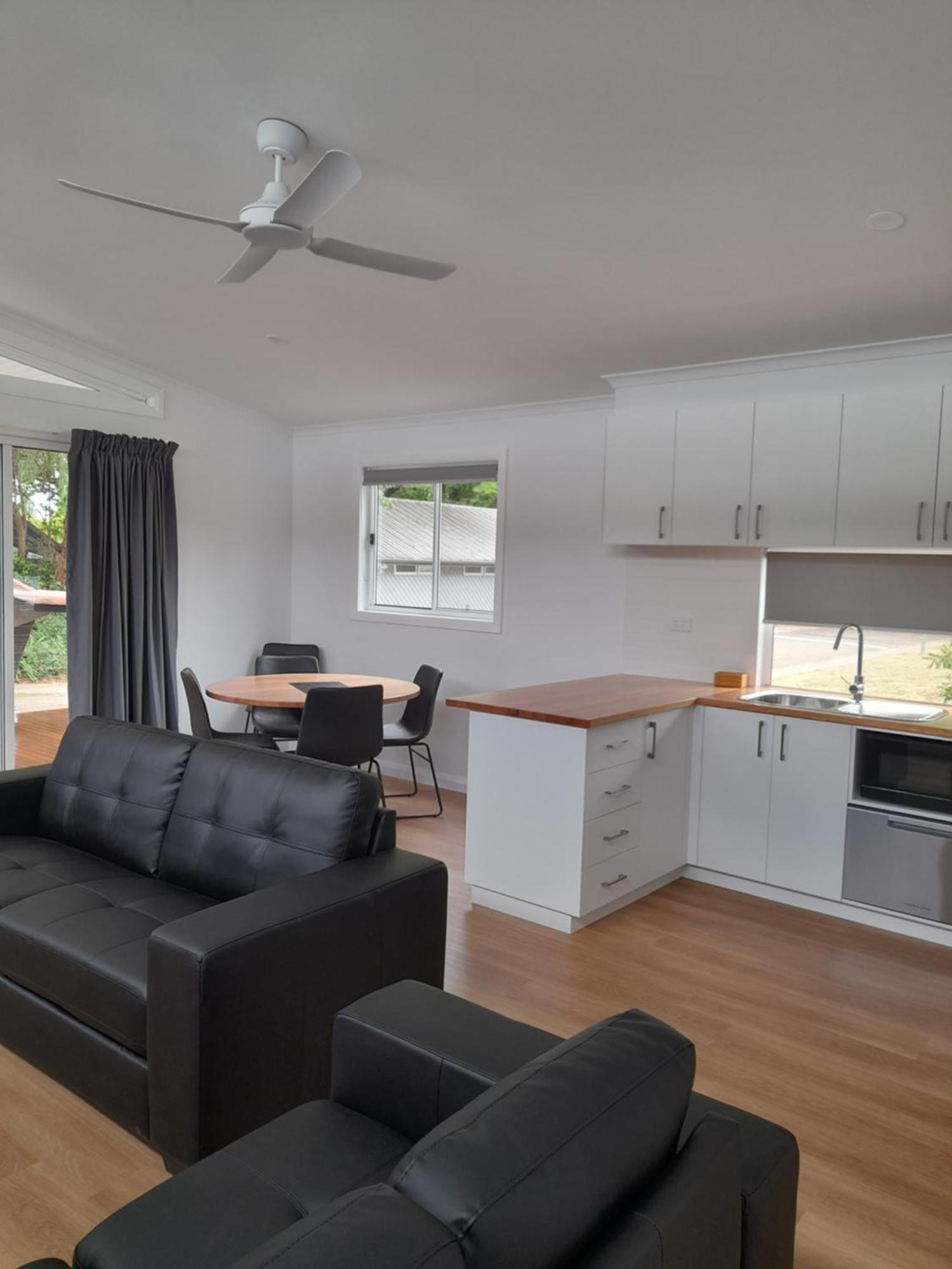 Myrtleford Holiday Park Bagian luar foto