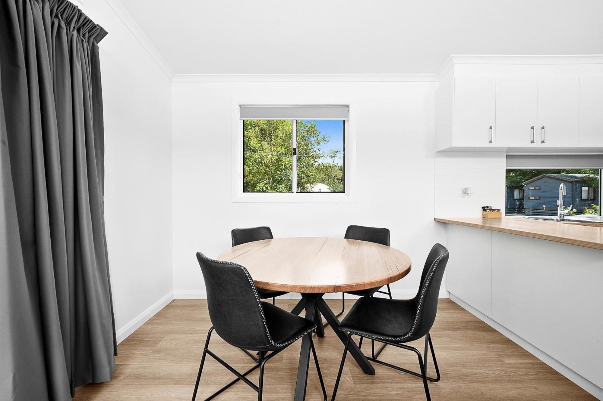 Myrtleford Holiday Park Bagian luar foto