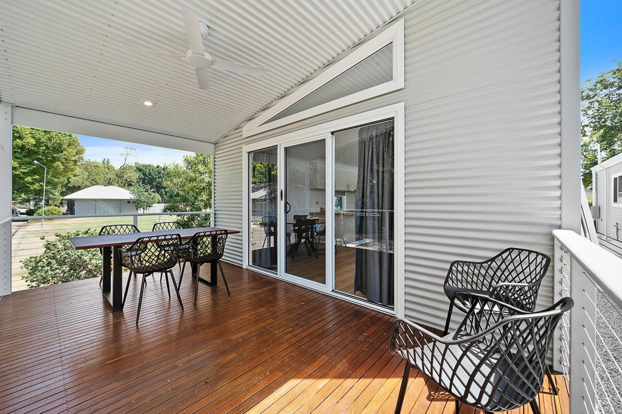 Myrtleford Holiday Park Bagian luar foto