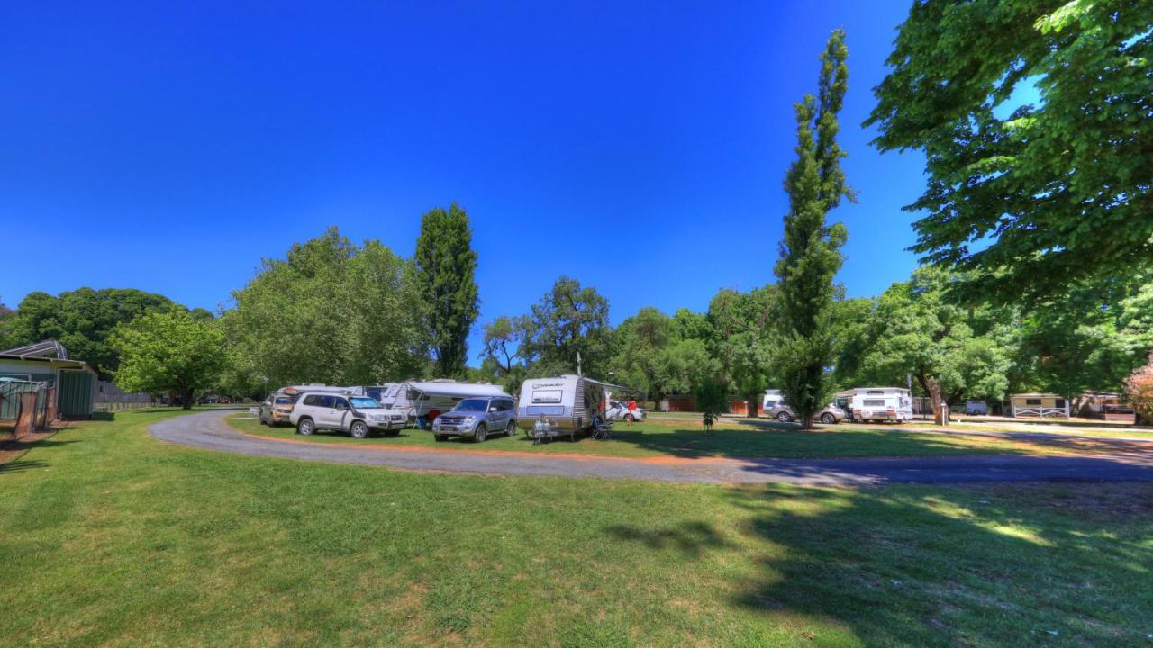 Myrtleford Holiday Park Bagian luar foto