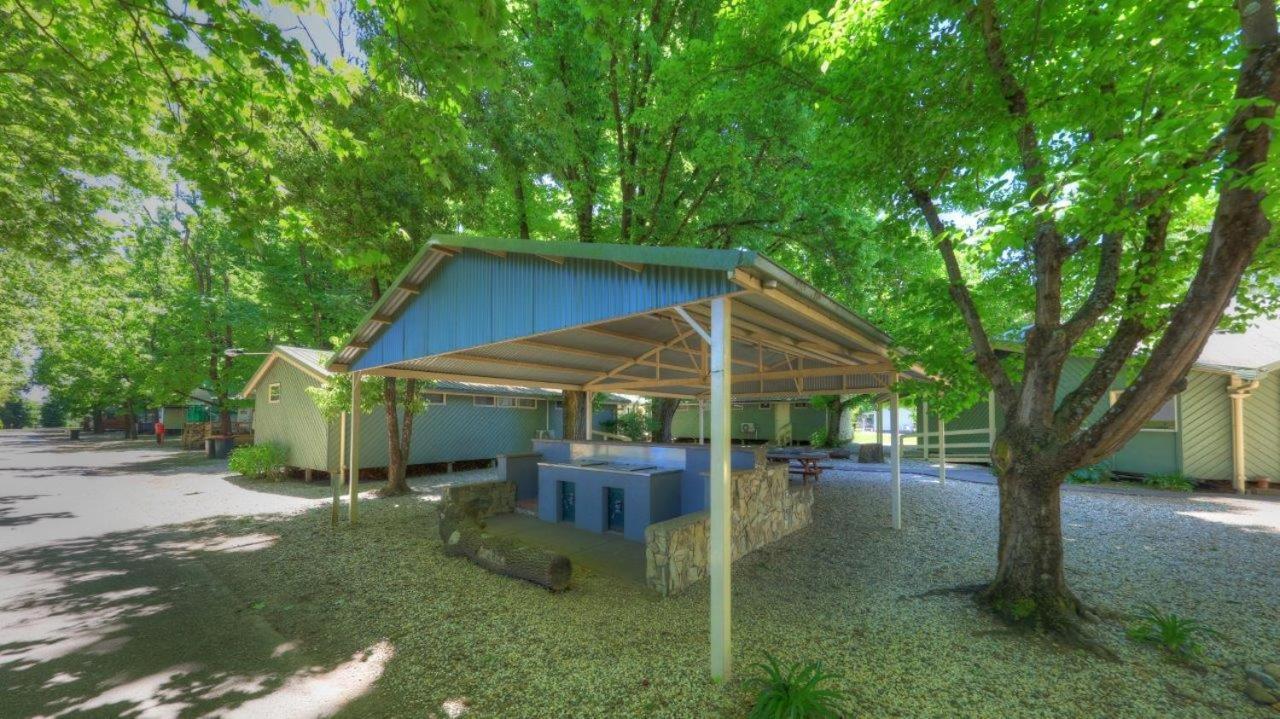 Myrtleford Holiday Park Bagian luar foto