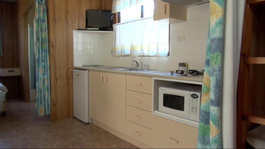 Myrtleford Holiday Park Bagian luar foto