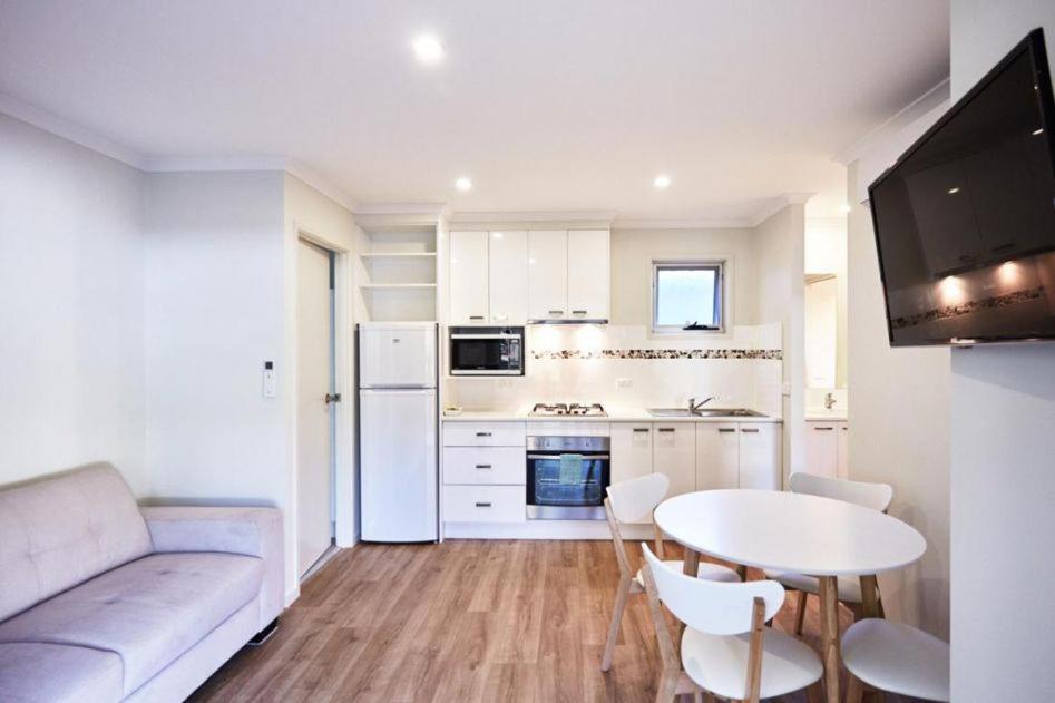 Myrtleford Holiday Park Bagian luar foto