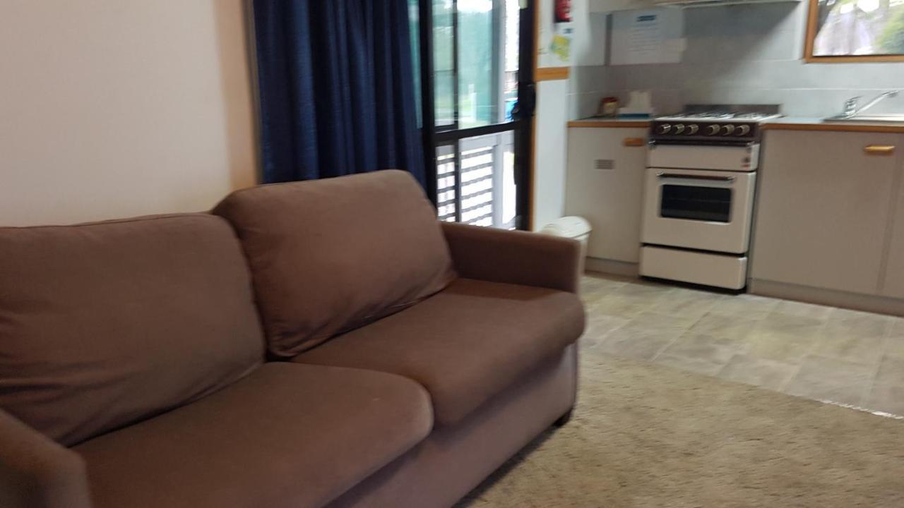Myrtleford Holiday Park Bagian luar foto