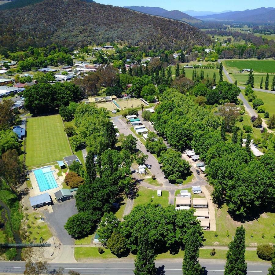 Myrtleford Holiday Park Bagian luar foto
