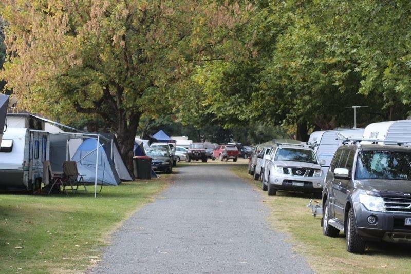 Myrtleford Holiday Park Bagian luar foto
