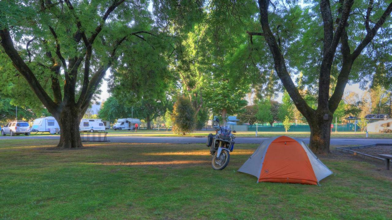 Myrtleford Holiday Park Bagian luar foto
